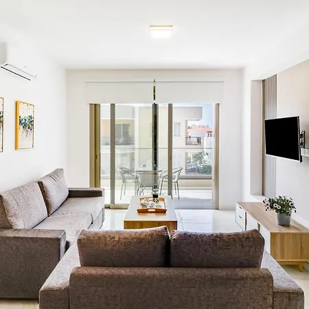 Apartman Adolina One Bedroom 303 By Ezoria Paphos